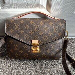 Monogram Brown flower Handbag